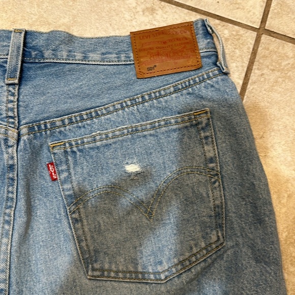Levi’s 501 Destroyed Denim Shorts 31 Fault Line - Picture 8 of 8